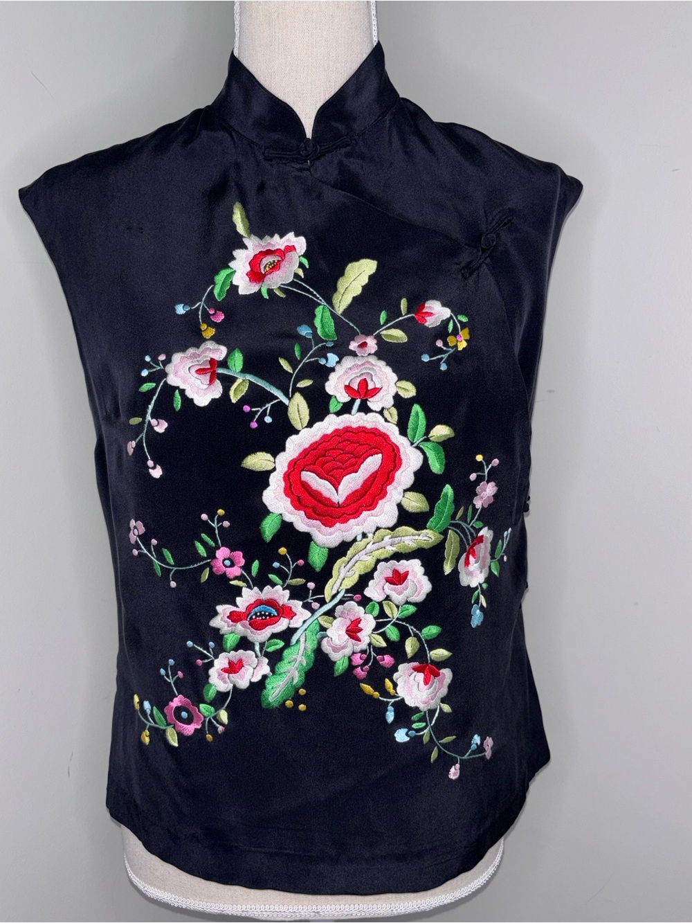Sue Wong vintage silk embroidered floral black Qipao sleeveless top Small